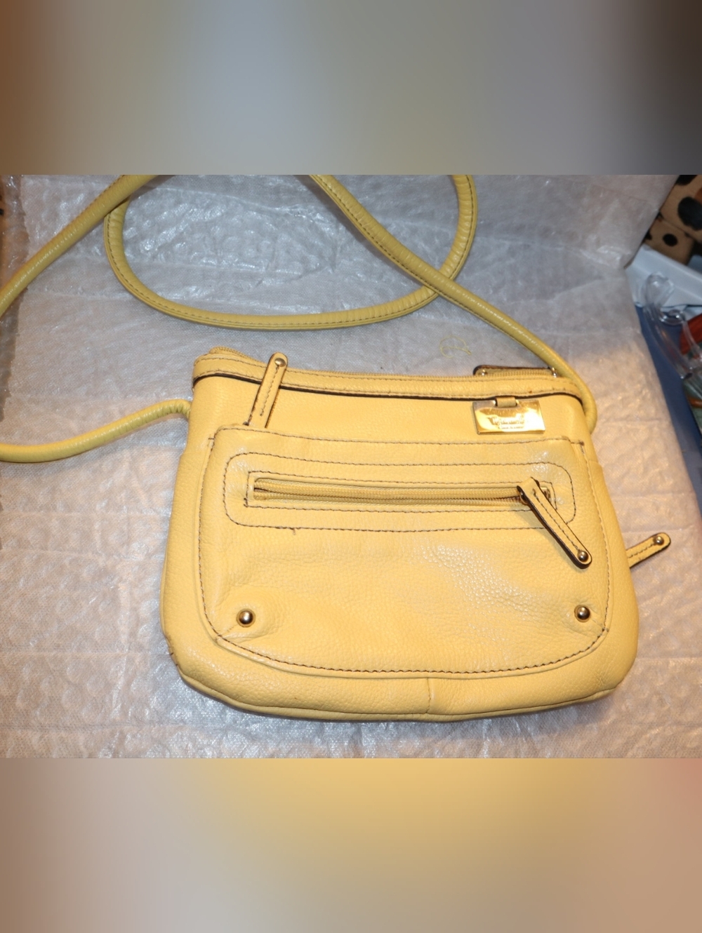 Tignanello Lined Pebbled Leather Butter Yellow Crossbody Bag Pockets Organizer - Picture 8 of 10